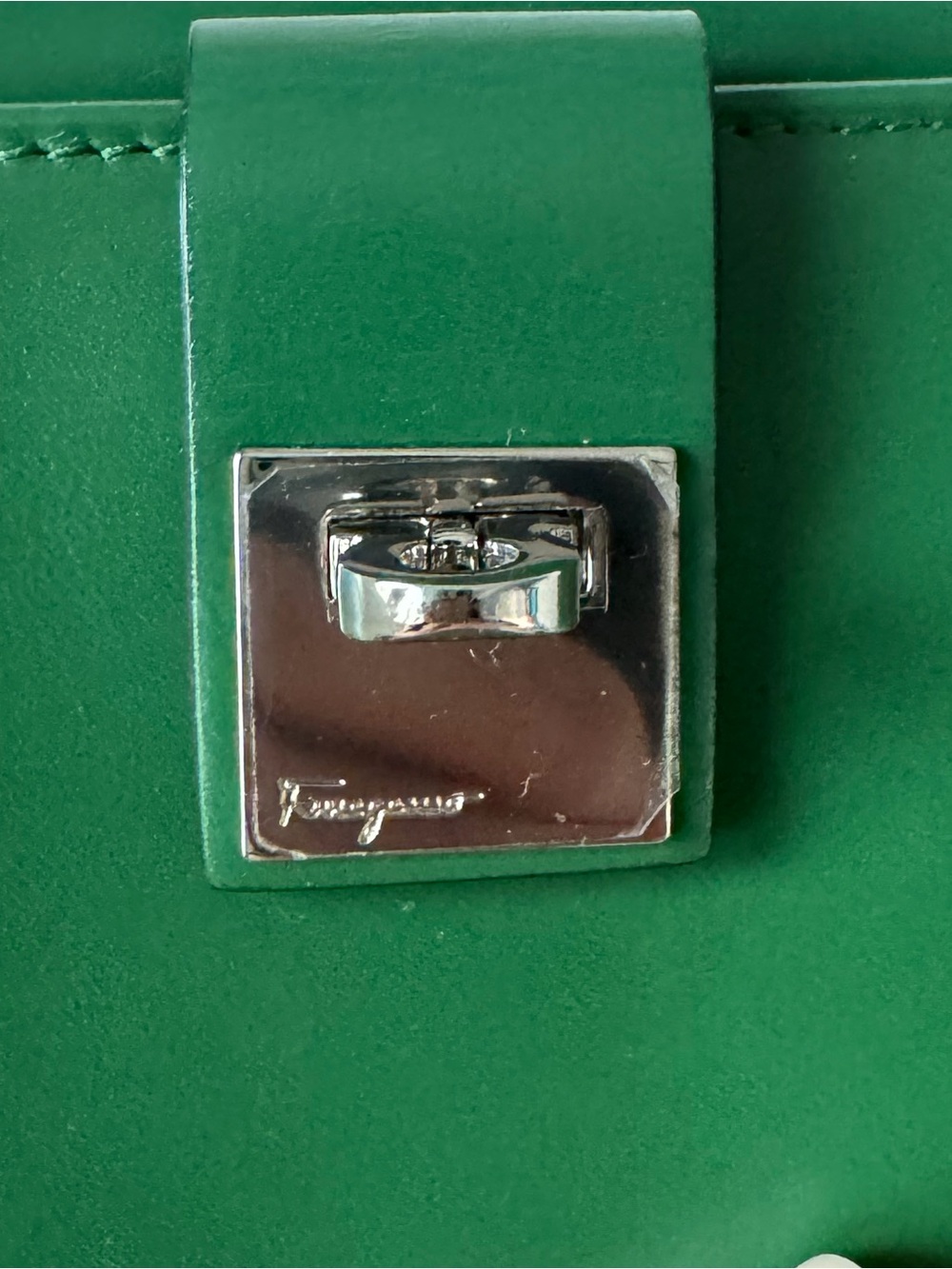 Salvatore Ferragamo Green Leather Compact Wallet with Silver Hardware - Picture 5 of 7